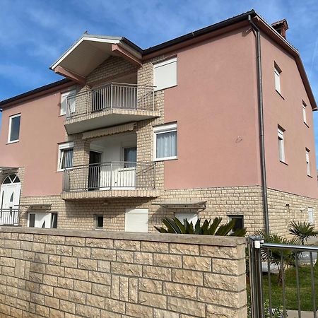 Apartments Ban Galižana 外观 照片